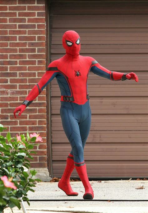 Pin By Bo Cox On Tom Holland Spiderman Homecoming Suit Spiderman