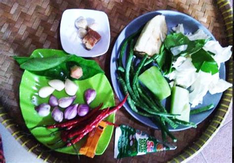 Gurih santan dan pedas dari cabe hijau membuat hidangan yang satu ini paling dicari saat berkunjung ke desa di jawa tengah. Jangan Ndeso Tahu Tempe - Resep Praktis Sayur Tempe Cabe ...