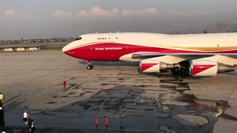 747 Supertanker Pulls Into The Reload Pit Youtube