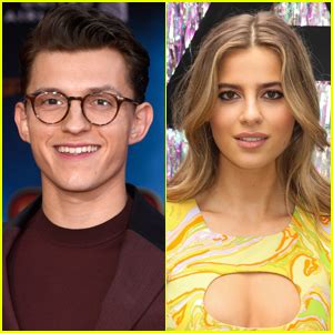 Far from home' south korea premiere on july 01, 2019 in seoul, south korea. Tom Holland Admires 'Stunning' Girlfriend Nadia Parkes on ...