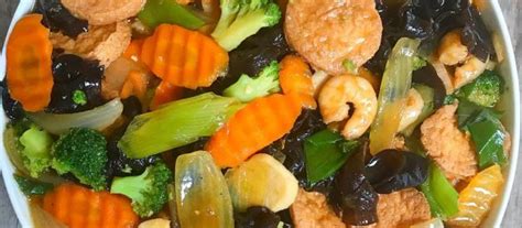 Masakan dengan bahan utama tahu jepang atau tofu ini dipadukan dengan campuran sayuran serta bumbu seperti saus tiram dan kecap manis. Resep Sapo Tahu Ayam Udang Jamur Brokoli Yang Enak ala ...