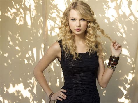 1600x1200 Taylor Swift Celebrity Singer Women Blonde Black Dress