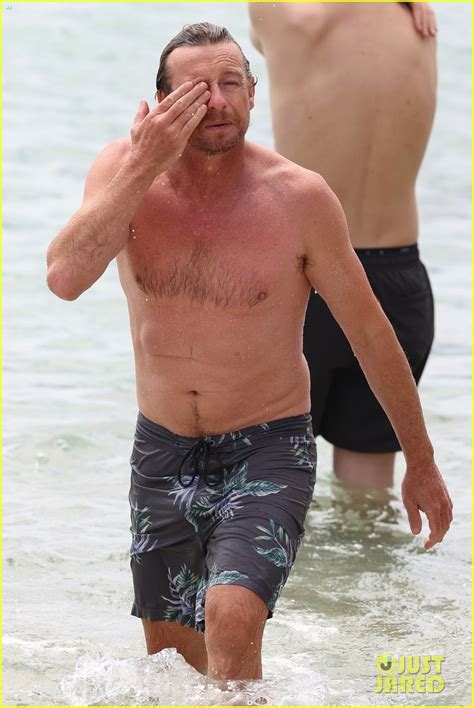 Simon Baker Looks Fit Going For A Dip In The Ocean Photo 4508499