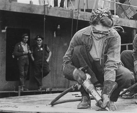 Photo Detail Of A Chipper Wwii Shipbuilder Via The Us National