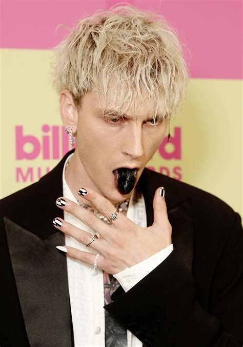 Apr 14, 2021 · machine gun kelly is set to enter the beauty space with his own unisex line of nail polish, called un/dn, in partnership with unlisted brand lab. The Best Celebrity Manicures at the 2021 Billboard Music Awards — Photos - Best Facial Steamers