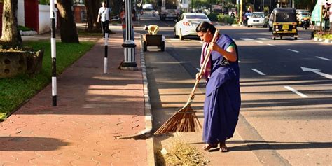 Center Launches Swachh Bharat Helpline To Achieve 100 Per Cent Open