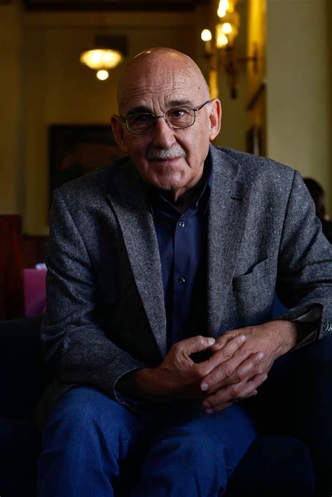 Spends most of her time: José Sanchis Sinisterra: entrevista