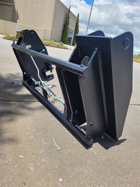 John Deere To Euro Hitch Loader Attachment King Kutter