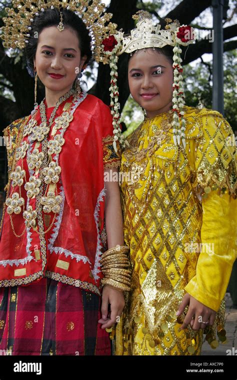 Traditional Dress Jakarta Indonesia Stock Photo Alamy