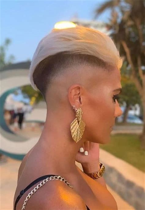 40 Hot Women Hairstyle To Rock Buzzcut Hair Idos And Short Shaved Hair Fashionsum