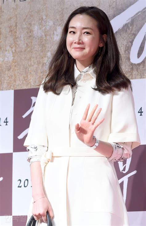 가세연 최지우남편, 공수처 윤석열 수사, 얀센 백신, 강기영, 라잇썸 초원 프듀. 최지우 결혼 소식 日 포털 메인 장식...'겨울연가'로 쌓은 인기