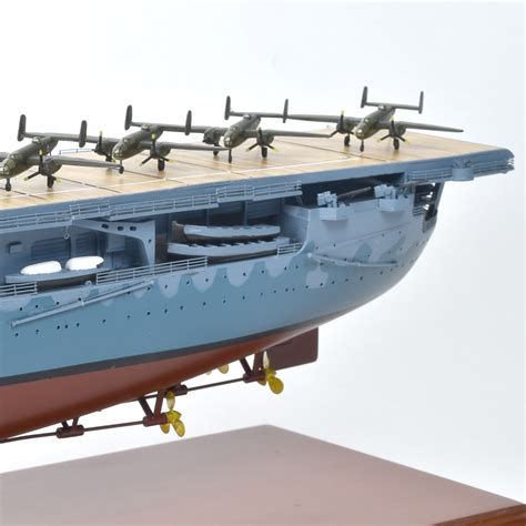 Daron Executive Series CV USS Hornet Aircraft Carrier Th Scale