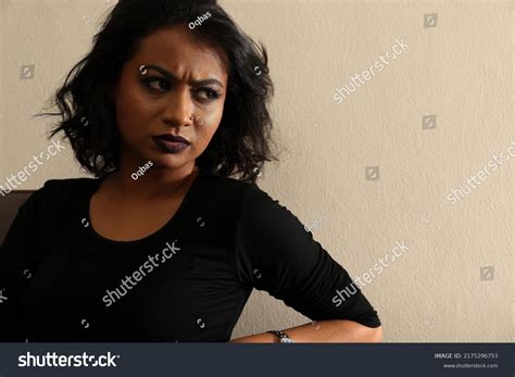 asian female dark skinned indian bengali库存照片2175296753 shutterstock