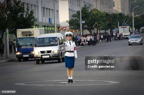 Police Woman Traffic Photos And Premium High Res Pictures Getty Images