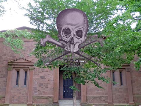 Skull And Bones Or 7 Fast Facts About Yales Secret Society New