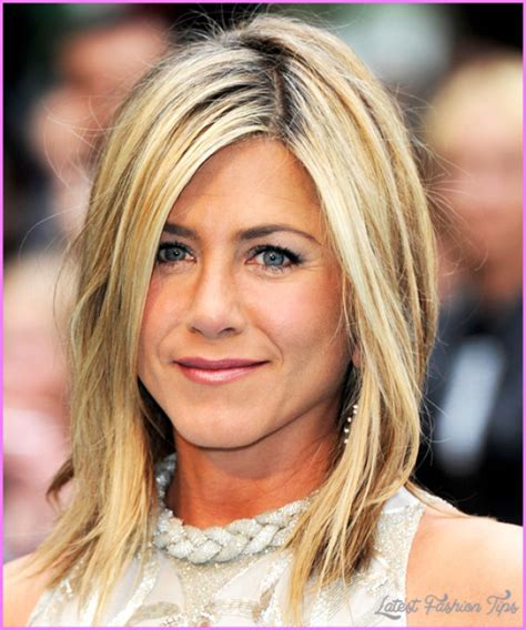 hairstyles for women over 45