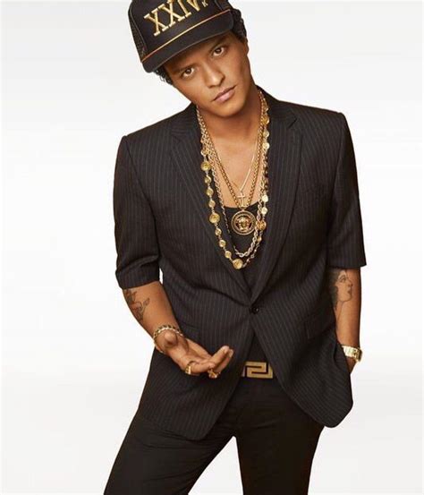 Bruno mars height 5 ft 5 in or 165 cm and weight 67 kg or 148 pounds. Bruno Mars' Height, Girlfriend and Personal Style