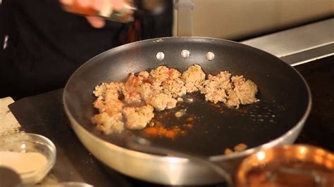 Add the ground turkey and garlic and cook until it's no longer pink. Recipe for Low-Carb Ground Turkey With Salsa & Cheese : Healthy & Low-Fat Recipes - YouTube