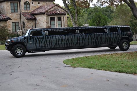 I've seen people post that you can just rent a limo or town. How much does it cost to rent a limo in Dallas Texas? Find ...