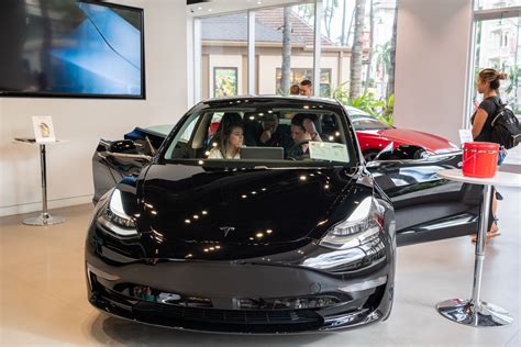 The electric vehicle producer reported $0.80 earnings per share for the quarter, topping the consensus estimate of $0.63 by $0.17. 2021 Tesla Model S White Interior / 2021 Tesla Model S ...