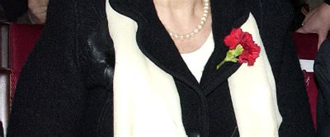 Dönem i̇zmir milletvekili seçilerek tbmm'de yasama çalışmalarına katıldı. Güldal Mumcu: Ağar duvarın altında kaldı | NTV