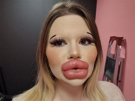 Andrea Ivanova On Twitter World Famous Girl Biggest Lips