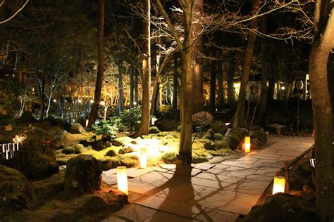 夜の庭園｜スタッフブログ「ふじさん日和」｜富士山の見える温泉旅館。富士山温泉ホテル鐘山苑公式HP
