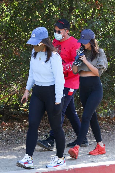 Emily Ratajkowski Our For A Hike In Los Angeles 08 Gotceleb