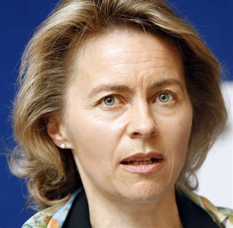 Streit Um Kindergeld Von Der Leyen Schie T Gegen Steinbr Ck Zur Ck Welt