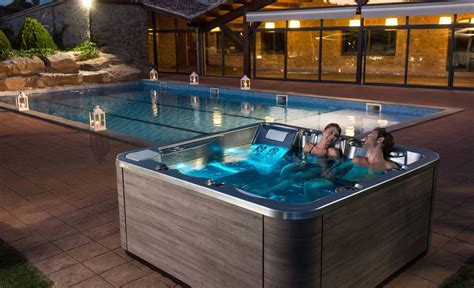 Spa Massagebad West Pool