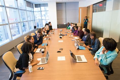 10 Meeting Rules To Host Productive And Effective Meetings