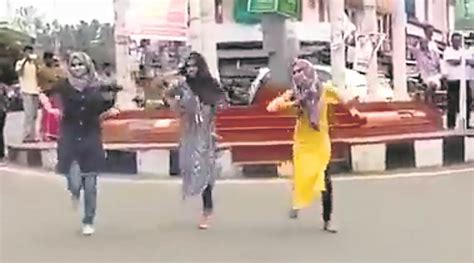 Kerala Flash Mob Hijab Clad Students Trolled Women Panel Asks Cops To Act India News The