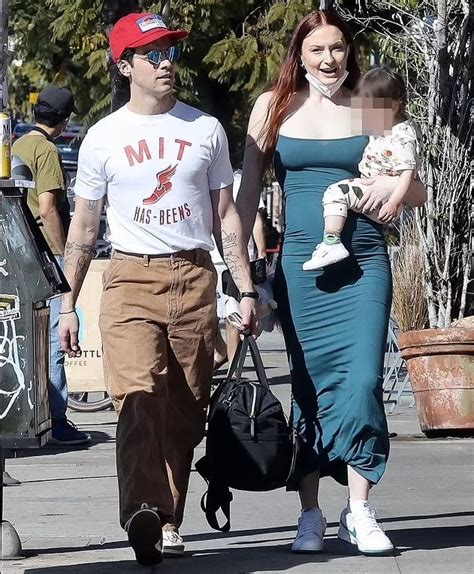 Joe Jonas Sophie Turner Step Out For Rare Lunch Outing With Daughter Willa