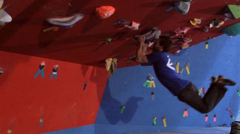 How To Do A Dyno In Indoor Climbing Rock Climbing Youtube