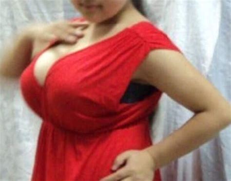 [foto hot] cewek ini jadi omongan karena punya payudara super besar kaskus