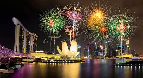 Best Locations To Watch The New Years Fireworks Over Marina Bay