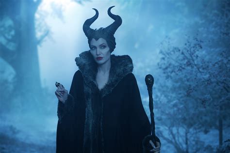 Surprise Angelina Jolie To Return For Maleficent 2