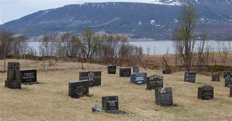 Vestre Godfjord Kirkegård I Sortland Vesterålen Roksøy Stamnes Reinsnes