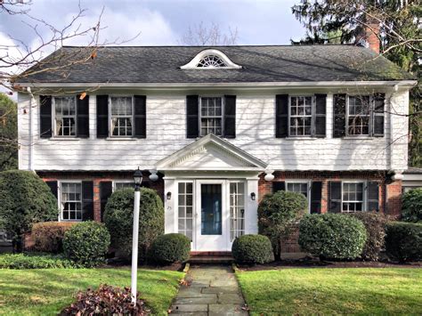 Garrison Colonial Buildings Of New England