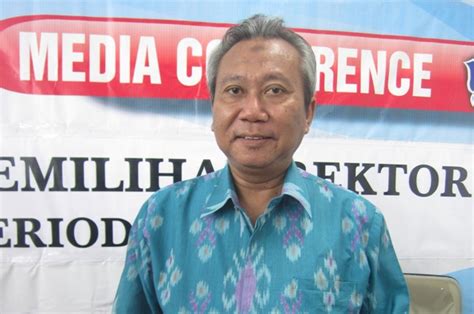 Rektor Ums Sofyan Anif Gantikan Bambang Setiadji