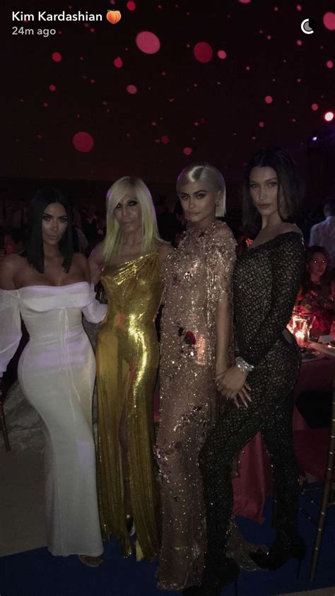 Photo Kylie Jenner Takes Epic Met Gala 2017 Bathroom Pic05 Photo