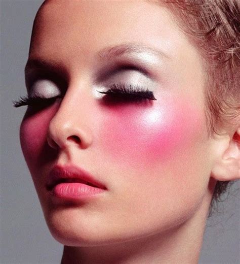 How To Wear Blush For Your Face Shape Style Etcetera