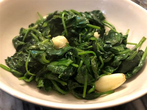 Spinach Stir Fry With Garlic Oh Snap Lets Eat