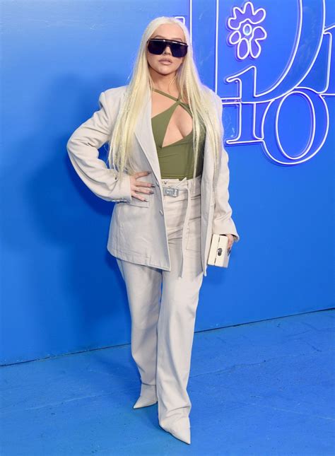 Christina Aguilera Paired A Forgotten Y2k Trend With A Very 2022 Suit