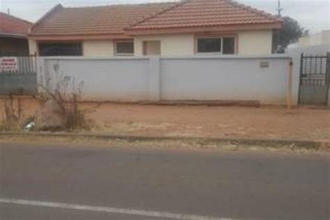 Vosloorus Ext 25 Property Property And Houses For Sale In Vosloorus Ext 25