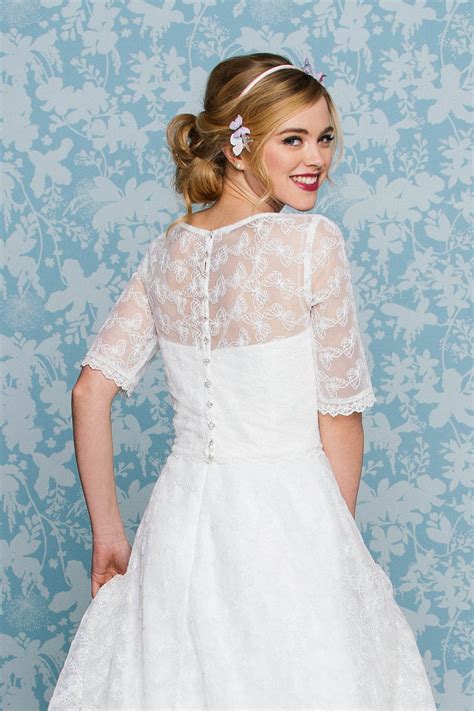 Entdecke jetzt dein traumkleid zu unschlagbar attraktiven preisen bei bonprix. Brautjacke, Brautbolero und Brautstola für dein Brautkleid