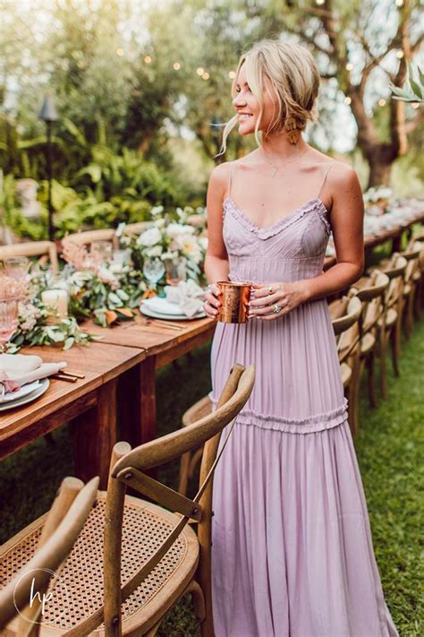 The best part of an outdoor wedding is being able to use the natural landscape to your keep guests informed and happy. 49 Inspiring Casual Summer Wedding Guest Dresses in 2020 ...