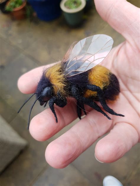 Large Felted Bumble Bee Etsy Uk In 2024 Bee Bumble Bee Needle