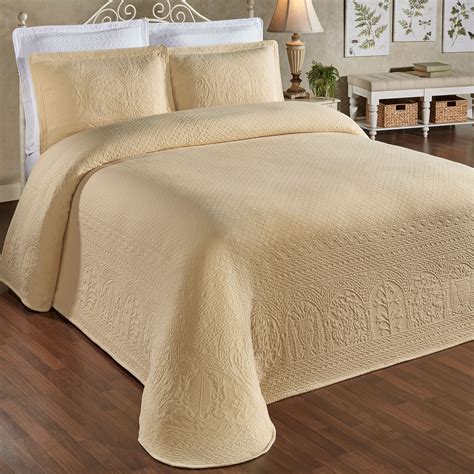 William And Mary Ii Lightweight Woven Matelasse Bedspreads