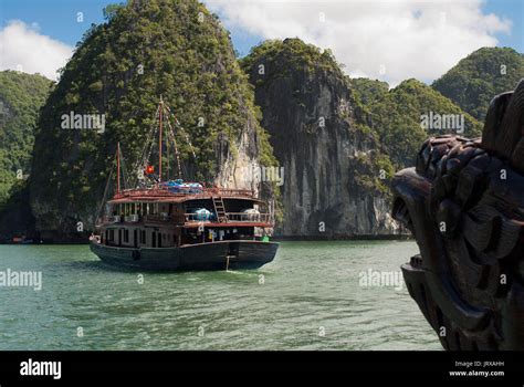 Chinese Junk Halong Bay Tourist Boat Tour Vietnam Junk Boat Sailing